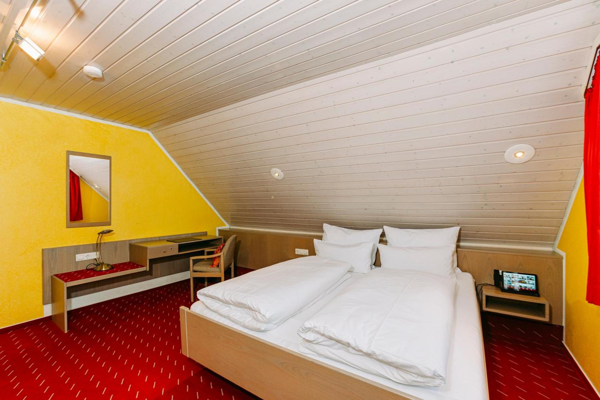 Hotel Restaurant Krone Sulzbach am Kocher ภายนอก รูปภาพ